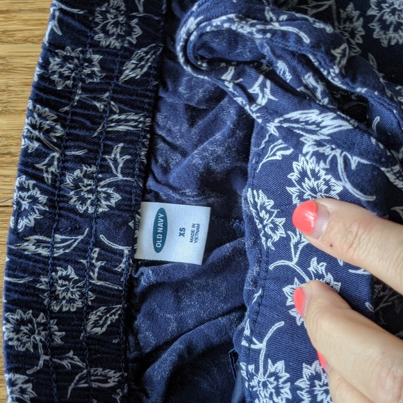 Cute Floral Pants - Picture 5 of 8